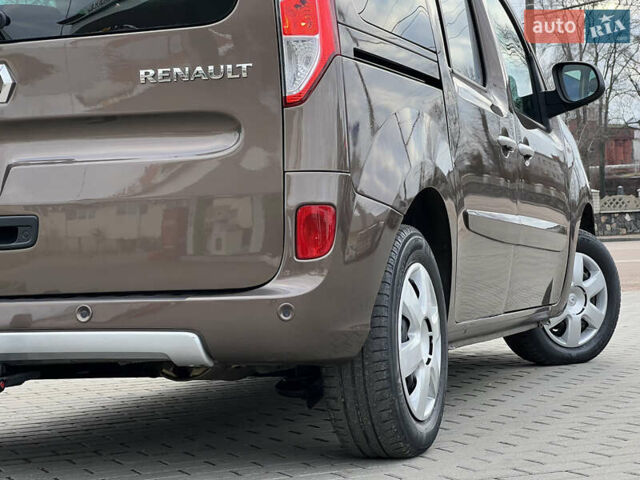 Коричневый Рено Кенгу, объемом двигателя 1.5 л и пробегом 154 тыс. км за 13399 $, фото 23 на Automoto.ua