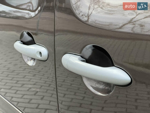 Коричневый Рено Кенгу, объемом двигателя 1.5 л и пробегом 154 тыс. км за 13399 $, фото 19 на Automoto.ua