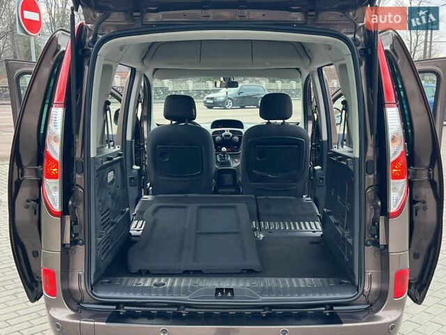 Коричневый Рено Кенгу, объемом двигателя 1.5 л и пробегом 154 тыс. км за 13399 $, фото 54 на Automoto.ua