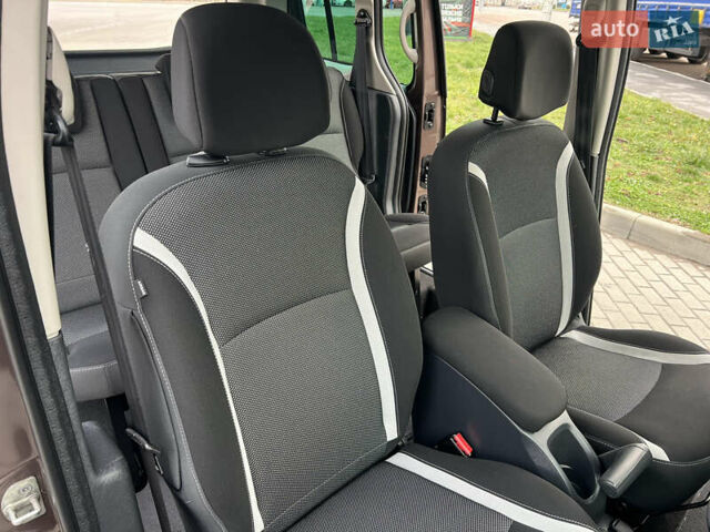 Коричневый Рено Кенгу, объемом двигателя 1.5 л и пробегом 154 тыс. км за 13399 $, фото 32 на Automoto.ua