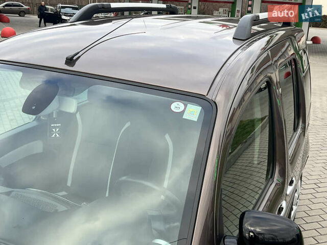 Коричневый Рено Кенгу, объемом двигателя 1.5 л и пробегом 154 тыс. км за 13399 $, фото 16 на Automoto.ua