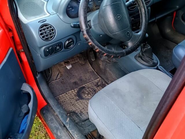 Красный Рено Кенгу, объемом двигателя 1.9 л и пробегом 262 тыс. км за 1500 $, фото 1 на Automoto.ua