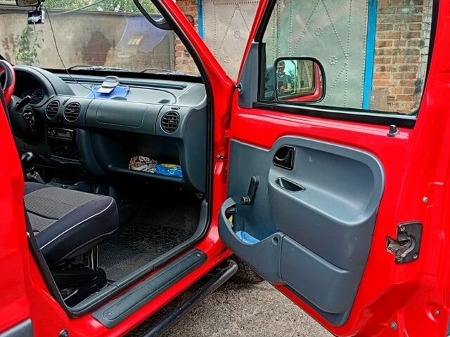 Червоний Рено Кєнгу, об'ємом двигуна 1.9 л та пробігом 381 тис. км за 2600 $, фото 2 на Automoto.ua