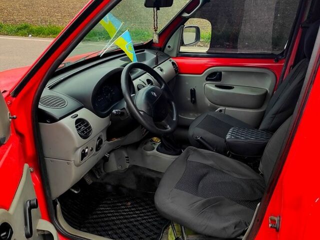 Червоний Рено Кєнгу, об'ємом двигуна 1.5 л та пробігом 408 тис. км за 2600 $, фото 3 на Automoto.ua