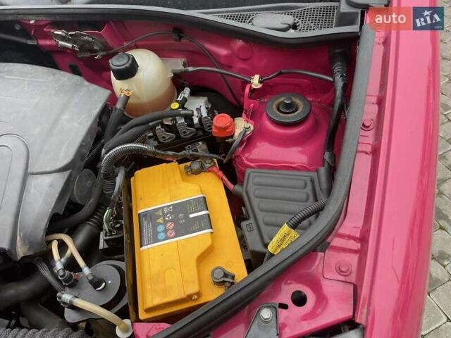 Красный Рено Кенгу, объемом двигателя 1.46 л и пробегом 230 тыс. км за 3999 $, фото 21 на Automoto.ua