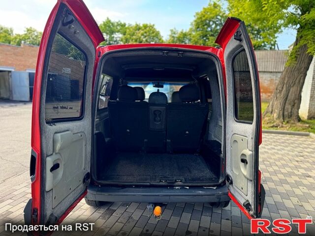 Красный Рено Кенгу, объемом двигателя 1.5 л и пробегом 235 тыс. км за 3850 $, фото 12 на Automoto.ua