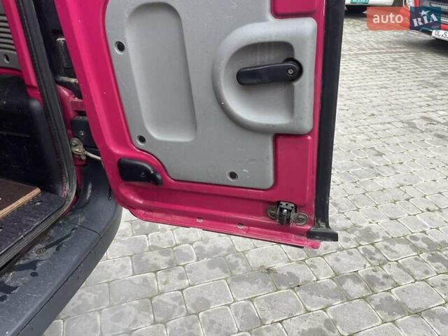 Красный Рено Кенгу, объемом двигателя 1.46 л и пробегом 230 тыс. км за 3999 $, фото 7 на Automoto.ua