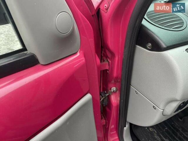 Красный Рено Кенгу, объемом двигателя 1.46 л и пробегом 230 тыс. км за 3999 $, фото 13 на Automoto.ua