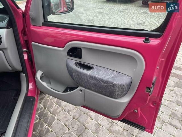 Красный Рено Кенгу, объемом двигателя 1.46 л и пробегом 230 тыс. км за 3999 $, фото 17 на Automoto.ua
