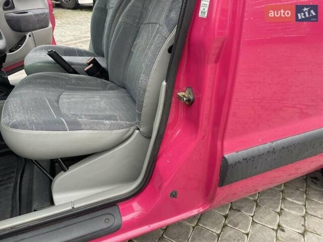Красный Рено Кенгу, объемом двигателя 1.46 л и пробегом 230 тыс. км за 3999 $, фото 14 на Automoto.ua