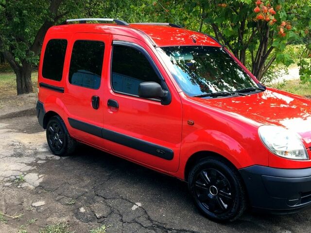 Красный Рено Кенгу, объемом двигателя 1.1 л и пробегом 260 тыс. км за 4000 $, фото 5 на Automoto.ua