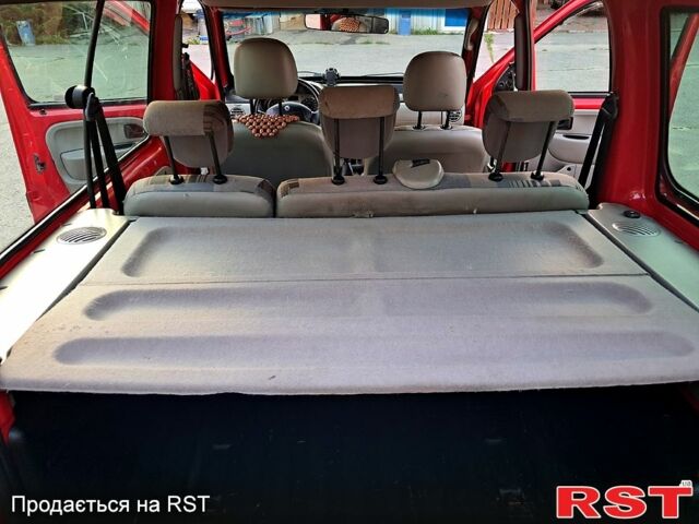 Красный Рено Кенгу, объемом двигателя 1.5 л и пробегом 197 тыс. км за 4950 $, фото 6 на Automoto.ua