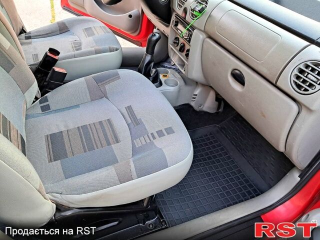 Красный Рено Кенгу, объемом двигателя 1.5 л и пробегом 197 тыс. км за 4950 $, фото 9 на Automoto.ua