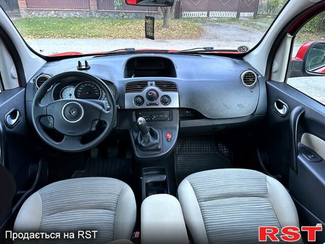 Красный Рено Кенгу, объемом двигателя 1.6 л и пробегом 180 тыс. км за 7550 $, фото 7 на Automoto.ua