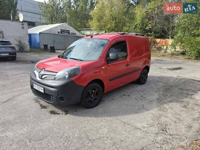 Красный Рено Кенгу, объемом двигателя 1.46 л и пробегом 190 тыс. км за 6700 $, фото 11 на Automoto.ua