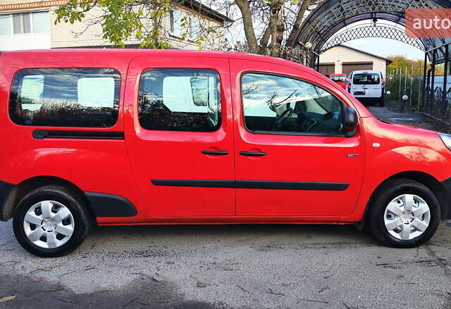 Красный Рено Кенгу, объемом двигателя 0 л и пробегом 58 тыс. км за 10999 $, фото 1 на Automoto.ua
