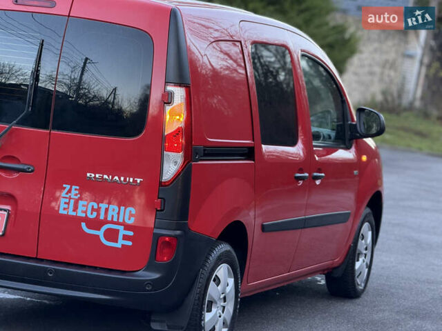 Красный Рено Кенгу, объемом двигателя 0 л и пробегом 21 тыс. км за 10299 $, фото 16 на Automoto.ua