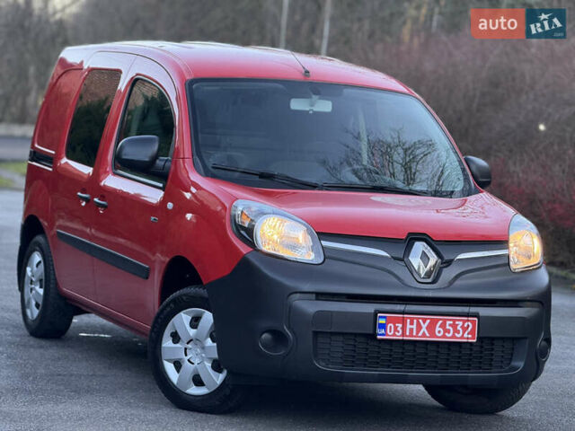 Красный Рено Кенгу, объемом двигателя 0 л и пробегом 21 тыс. км за 10299 $, фото 3 на Automoto.ua