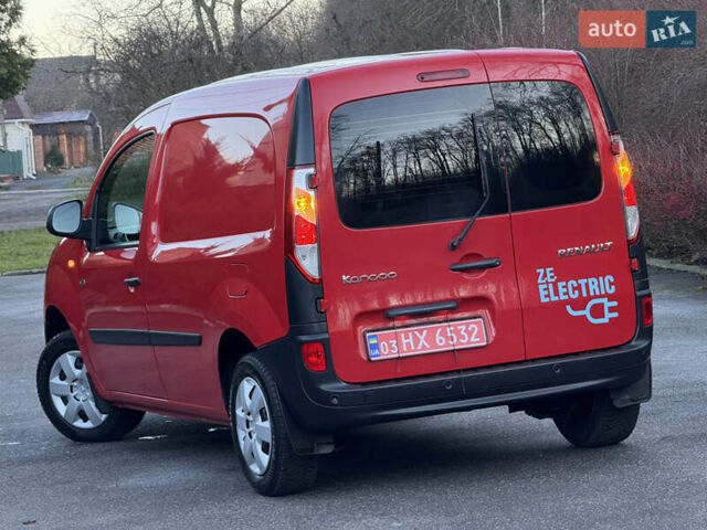 Красный Рено Кенгу, объемом двигателя 0 л и пробегом 21 тыс. км за 10299 $, фото 5 на Automoto.ua