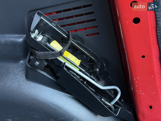 Красный Рено Кенгу, объемом двигателя 0 л и пробегом 21 тыс. км за 10299 $, фото 36 на Automoto.ua