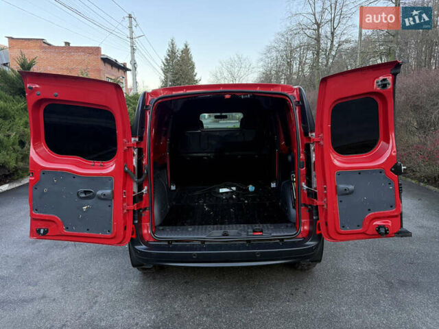 Красный Рено Кенгу, объемом двигателя 0 л и пробегом 21 тыс. км за 10299 $, фото 35 на Automoto.ua