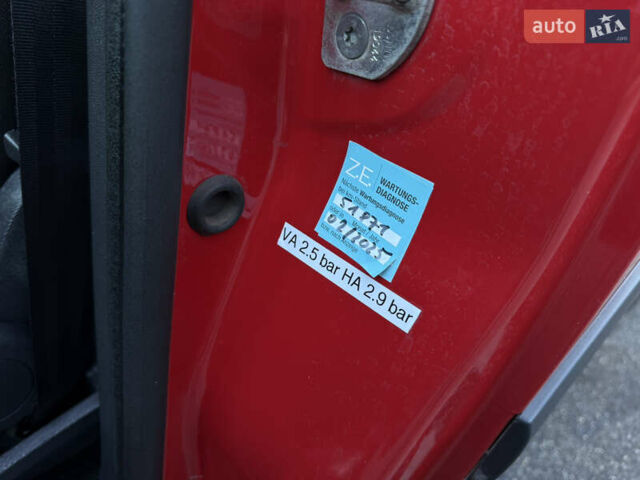 Красный Рено Кенгу, объемом двигателя 0 л и пробегом 21 тыс. км за 10299 $, фото 33 на Automoto.ua