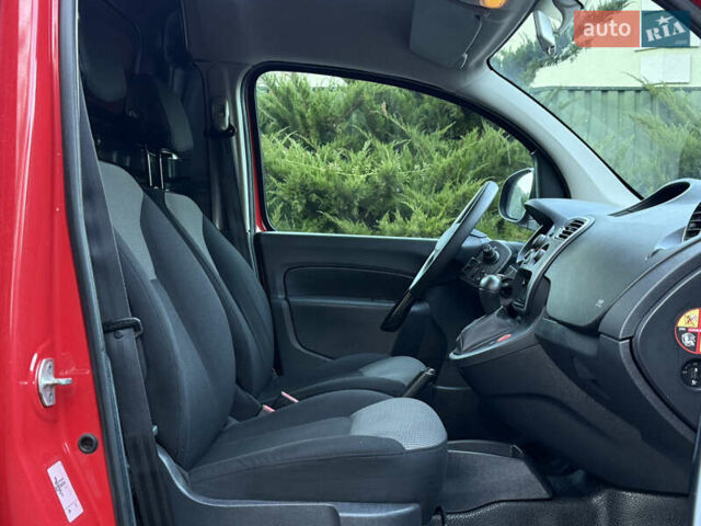 Красный Рено Кенгу, объемом двигателя 0 л и пробегом 21 тыс. км за 10299 $, фото 26 на Automoto.ua