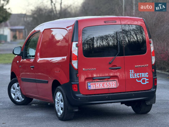 Красный Рено Кенгу, объемом двигателя 0 л и пробегом 21 тыс. км за 10299 $, фото 4 на Automoto.ua