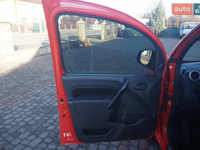 Красный Рено Кенгу, объемом двигателя 0 л и пробегом 54 тыс. км за 11555 $, фото 24 на Automoto.ua