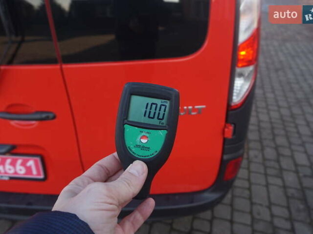 Красный Рено Кенгу, объемом двигателя 0 л и пробегом 54 тыс. км за 11555 $, фото 69 на Automoto.ua