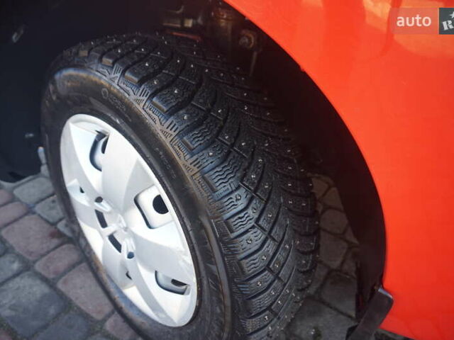 Красный Рено Кенгу, объемом двигателя 0 л и пробегом 54 тыс. км за 11555 $, фото 61 на Automoto.ua