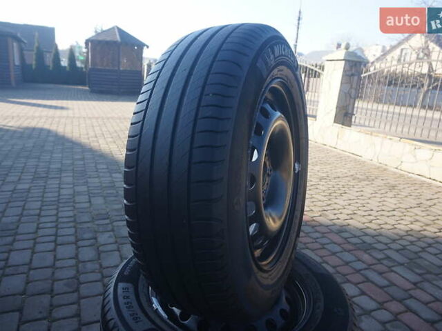 Красный Рено Кенгу, объемом двигателя 0 л и пробегом 54 тыс. км за 11555 $, фото 74 на Automoto.ua