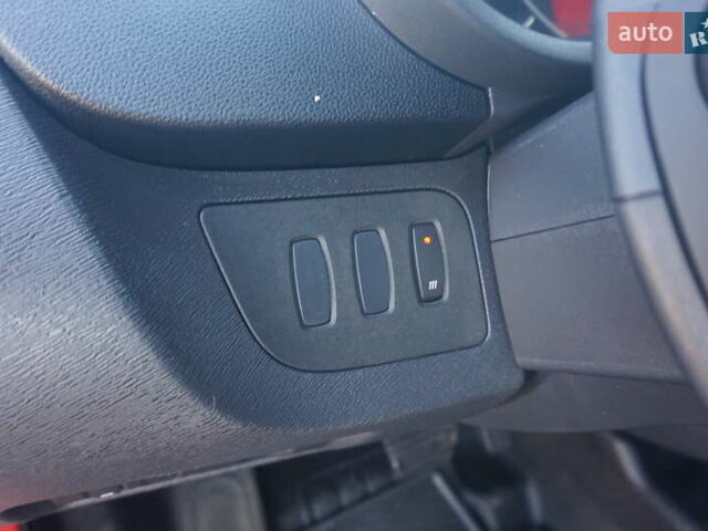 Красный Рено Кенгу, объемом двигателя 0 л и пробегом 54 тыс. км за 11555 $, фото 27 на Automoto.ua