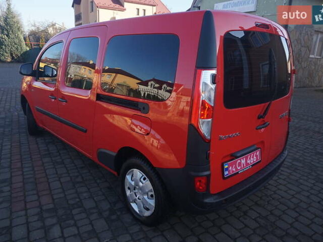 Красный Рено Кенгу, объемом двигателя 0 л и пробегом 54 тыс. км за 11555 $, фото 20 на Automoto.ua