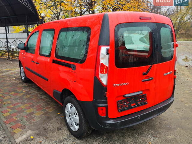 Красный Рено Кенгу, объемом двигателя 0 л и пробегом 63 тыс. км за 12399 $, фото 4 на Automoto.ua