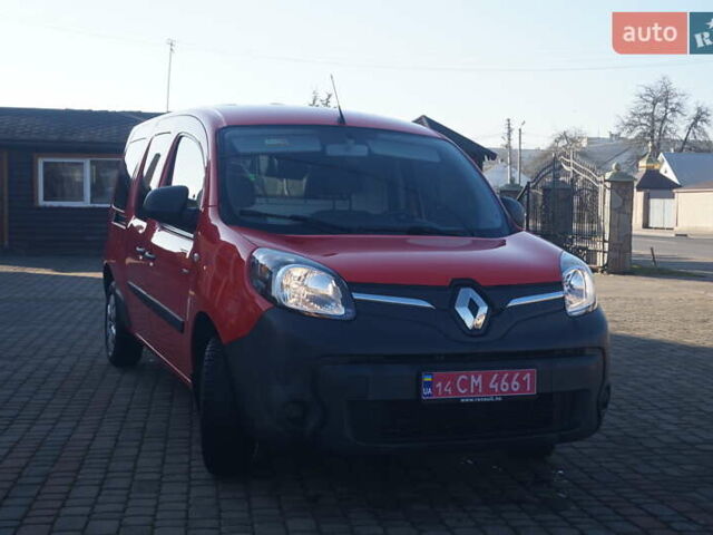 Красный Рено Кенгу, объемом двигателя 0 л и пробегом 54 тыс. км за 11555 $, фото 3 на Automoto.ua