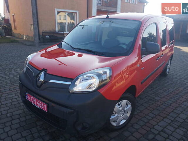 Красный Рено Кенгу, объемом двигателя 0 л и пробегом 54 тыс. км за 11555 $, фото 14 на Automoto.ua