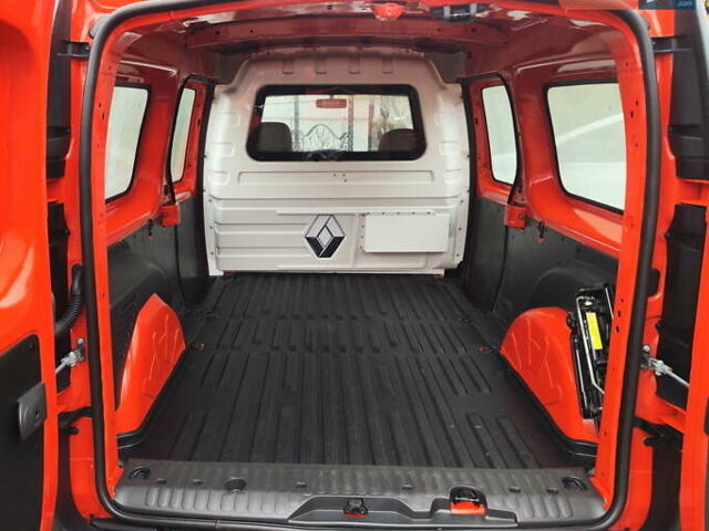 Красный Рено Кенгу, объемом двигателя 0 л и пробегом 63 тыс. км за 12399 $, фото 10 на Automoto.ua