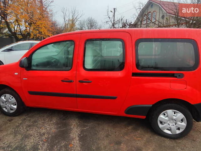 Красный Рено Кенгу, объемом двигателя 0 л и пробегом 63 тыс. км за 12399 $, фото 5 на Automoto.ua