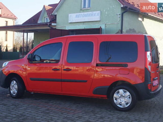 Красный Рено Кенгу, объемом двигателя 0 л и пробегом 54 тыс. км за 11555 $, фото 12 на Automoto.ua