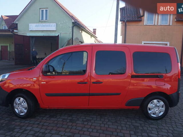 Красный Рено Кенгу, объемом двигателя 0 л и пробегом 54 тыс. км за 11555 $, фото 21 на Automoto.ua