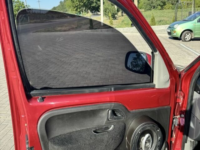 Красный Рено Кенгу, объемом двигателя 1.5 л и пробегом 404 тыс. км за 3700 $, фото 13 на Automoto.ua