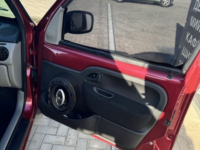 Красный Рено Кенгу, объемом двигателя 1.5 л и пробегом 404 тыс. км за 3700 $, фото 12 на Automoto.ua