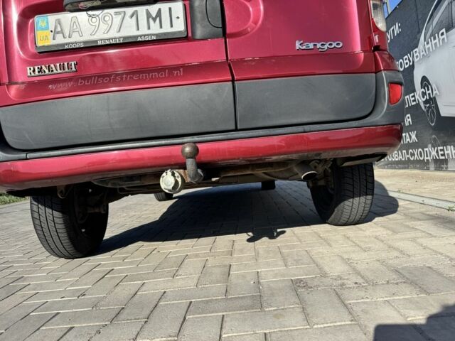 Красный Рено Кенгу, объемом двигателя 1.5 л и пробегом 404 тыс. км за 3700 $, фото 2 на Automoto.ua