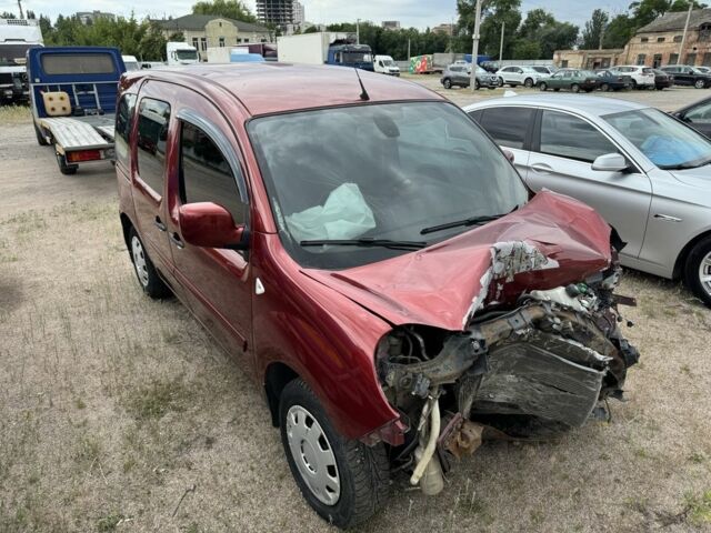 Красный Рено Кенгу, объемом двигателя 1.5 л и пробегом 200 тыс. км за 2700 $, фото 8 на Automoto.ua
