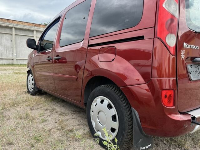 Красный Рено Кенгу, объемом двигателя 1.5 л и пробегом 200 тыс. км за 2700 $, фото 13 на Automoto.ua