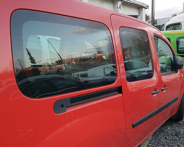 Красный Рено Кенгу, объемом двигателя 0 л и пробегом 50 тыс. км за 16100 $, фото 8 на Automoto.ua