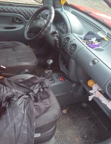 Красный Рено Кенгу, объемом двигателя 1.87 л и пробегом 220 тыс. км за 2600 $, фото 6 на Automoto.ua