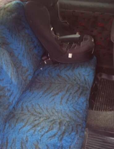 Красный Рено Кенгу, объемом двигателя 1.87 л и пробегом 220 тыс. км за 2600 $, фото 2 на Automoto.ua