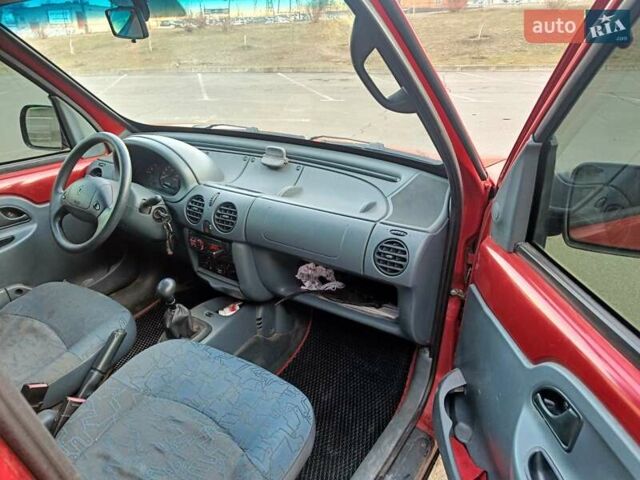 Красный Рено Кенгу, объемом двигателя 1.87 л и пробегом 333 тыс. км за 3300 $, фото 6 на Automoto.ua